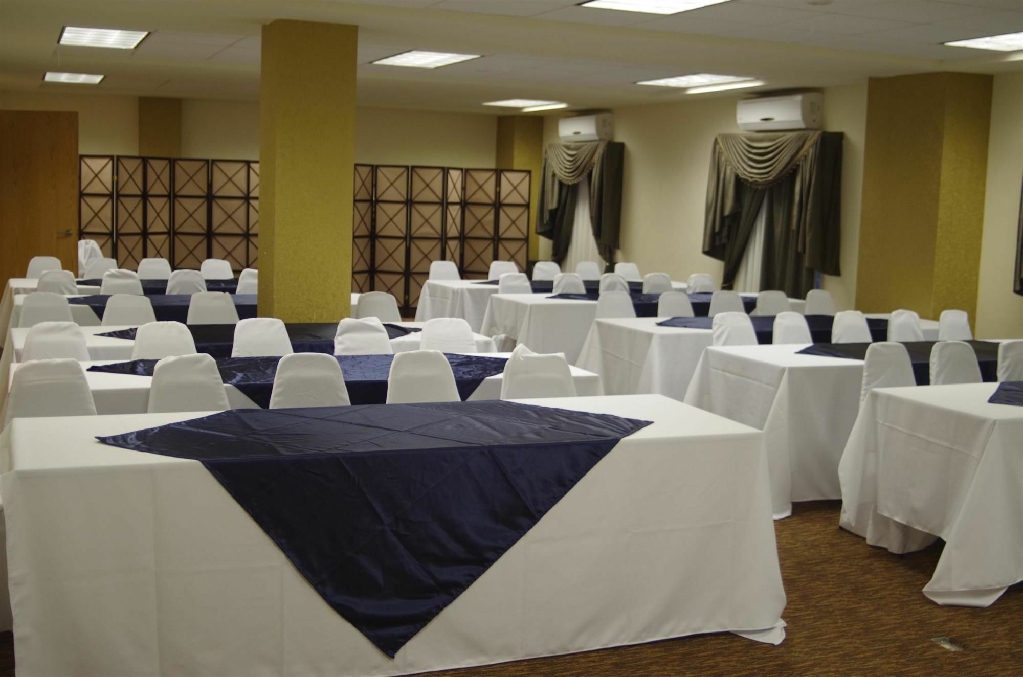 Best Western Plus Piedras Negras Buitenkant foto